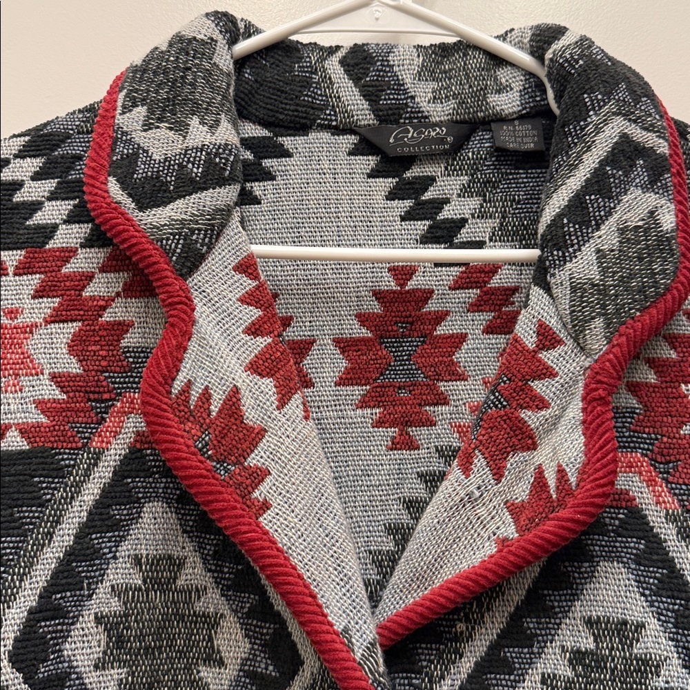 Vintage Agaro Colllection Aztec Blazer in size small with wooden carved buttons. - Picture 6 of 7